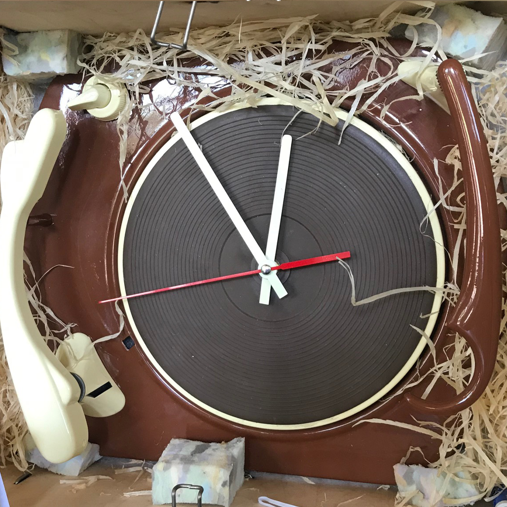 Vintros by PAZ Turntable Clock - Made from a genuine turntable - Cream and Brown