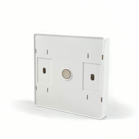 Sonoff RM433 Magnetic Base — view 3