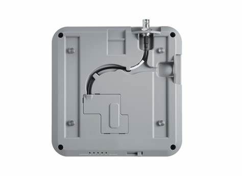 SHURE UA864LO Low Profile Wall Mount Antenna, Wideband, 470-698 MHz — view 7