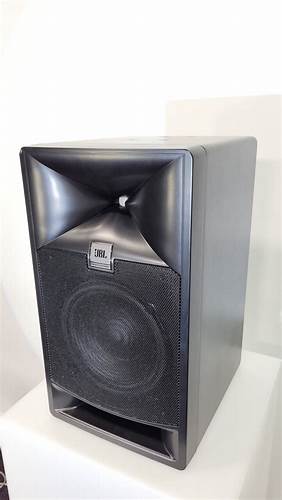 JBL LSR708I Compact High Output Two-Way Externally Powered Studio Monitor with 728G EIG — view 4