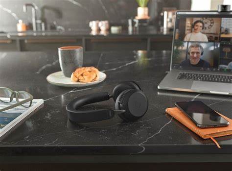 Jabra Evolve2 65 Flex Wireless Headset (27599-999-899) — view 3