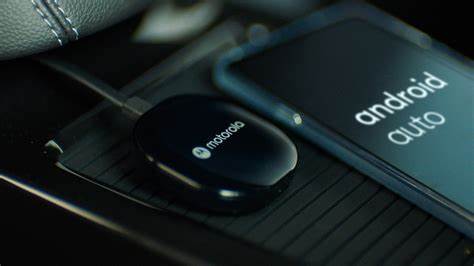 Motorola MA1 Wireless Car Adapter For Android Auto — view 5