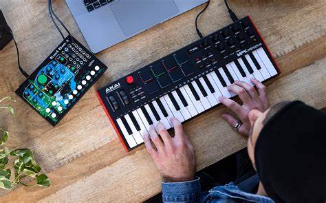 Akai Professional MPK MINI PLUS — view 6