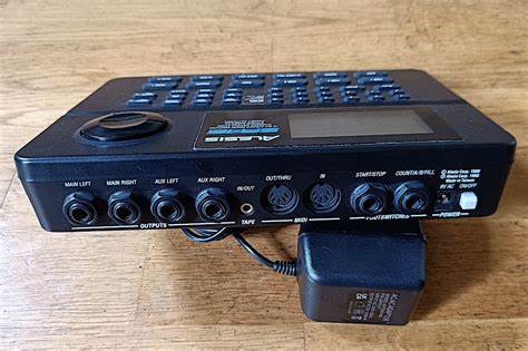 Alesis SR16 Drum Machine — view 7