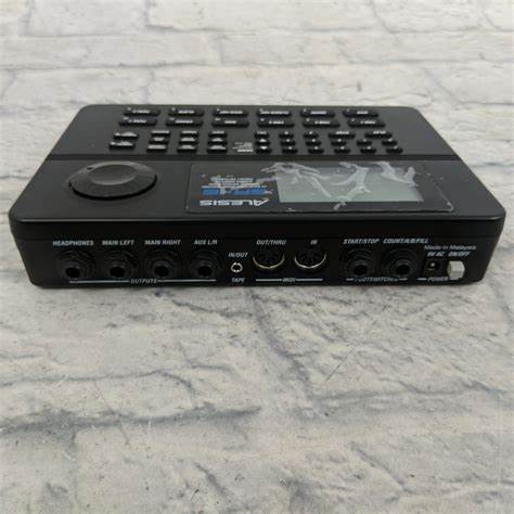 Alesis SR16 Drum Machine — view 3
