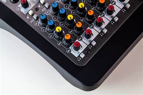 Allen Heath ZED6FX - ZED 6FX 2 Mic/Line 2 Stereo 2 DI Inputs Rotary FX Mixer — view 3