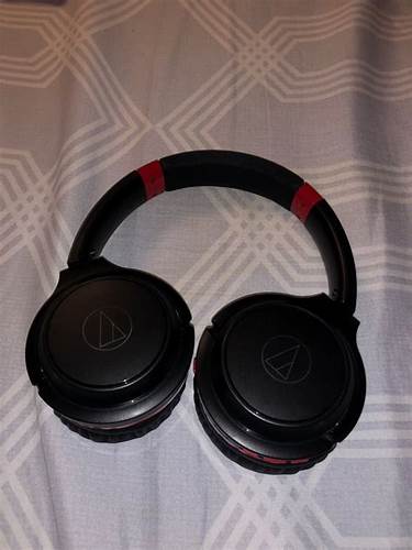 Audio-Technica ATH-S200BT-BRD - Black Red On Ear Headphones — view 3
