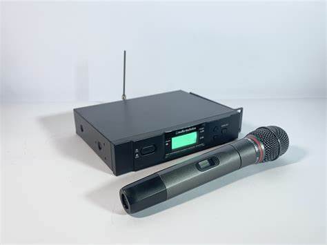 Audio-Technica ATW-T3202FG1 Handheld Microphone/Transmitter — view 7