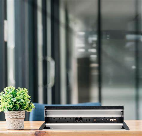 MANUAL “FLIPPING” DESKTOP SOCKET — view 5