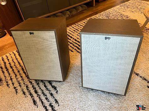 Klipsch Heritage Heresy IV Distressed Oak Floorstanding Speaker Pair — view 4