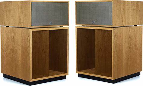 Klipsch Heritage Heresy IV American Walnut Floorstanding Speaker Pair — view 5