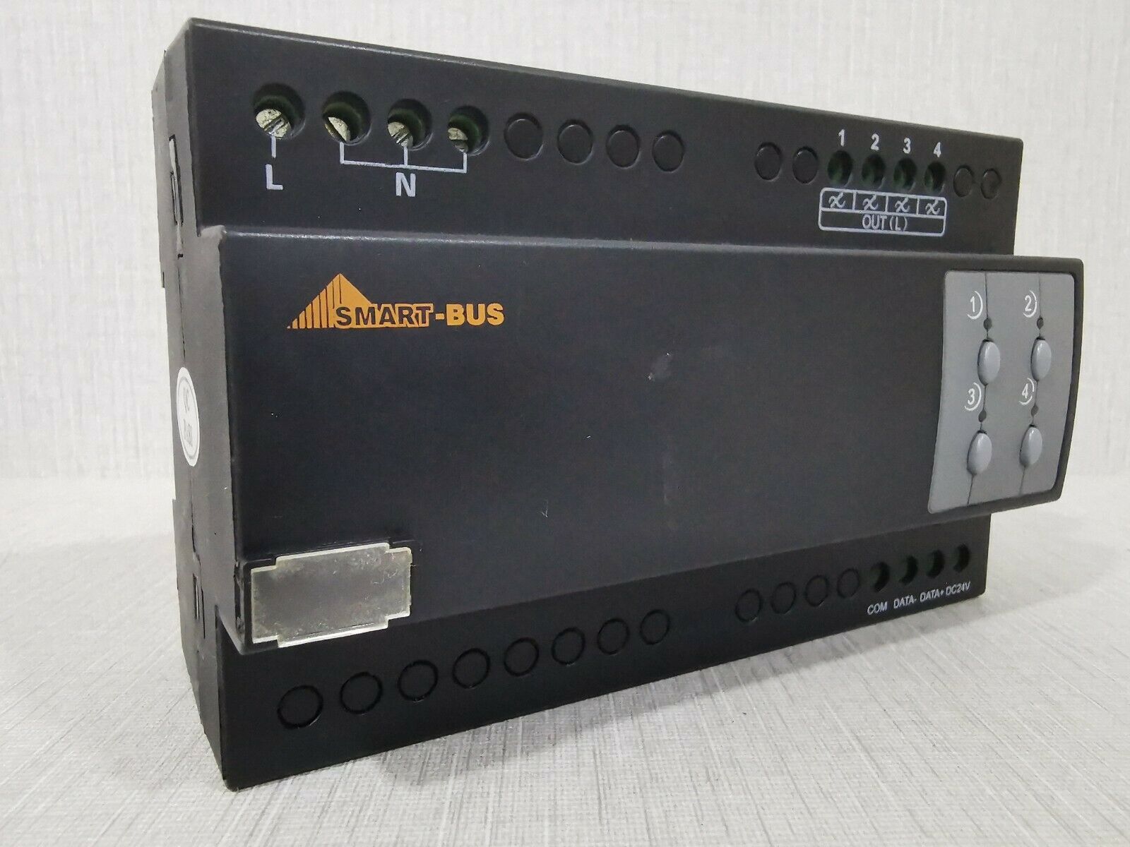 SmartBus - SB-6B0-10V-DN S-Bus 6-Channel 0-10V Dimmer with 6 x 16A Relay
