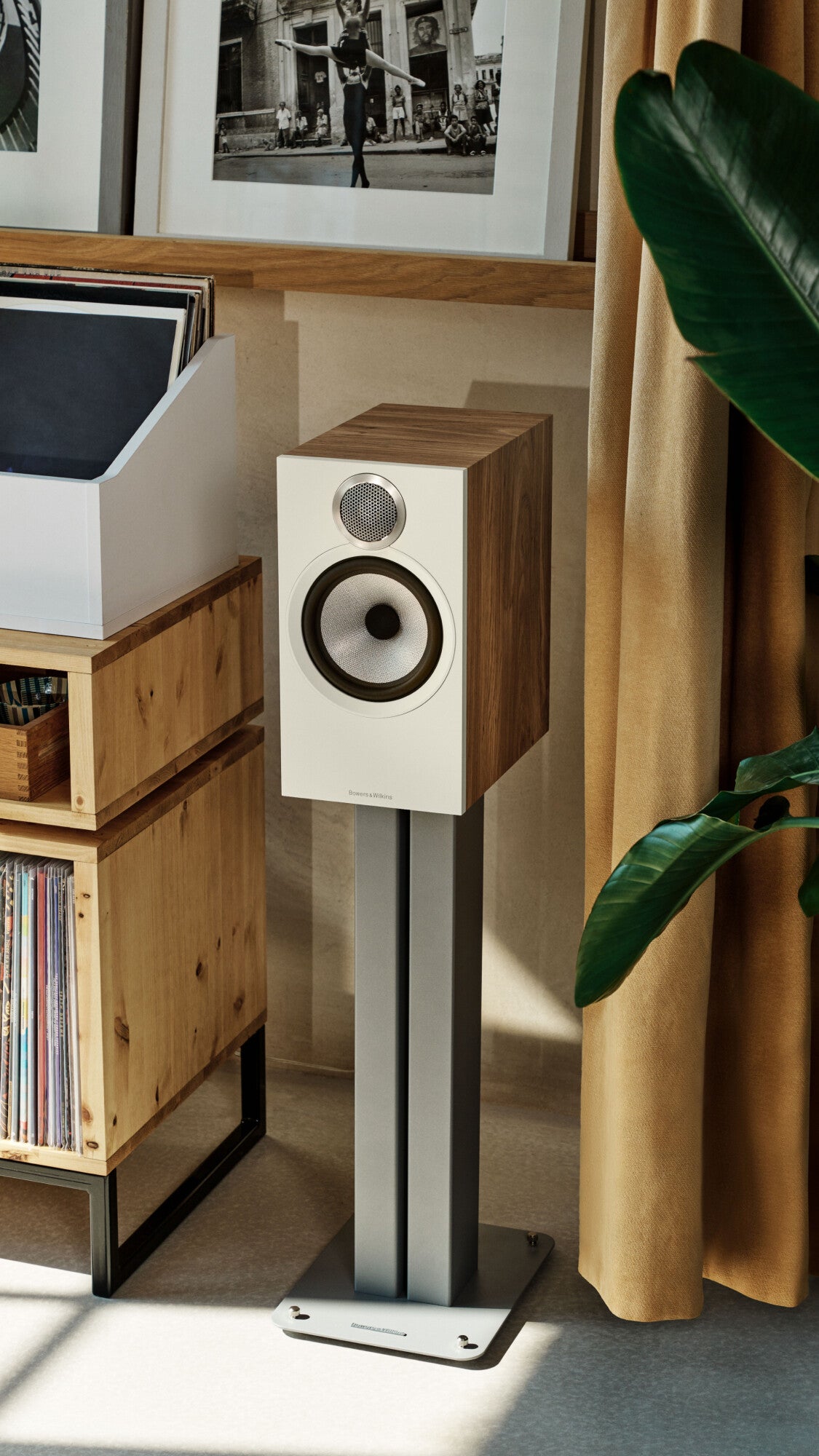 Bowers & Wilkins B+W 606 with ULTRA and VIBE AMP (Oak)