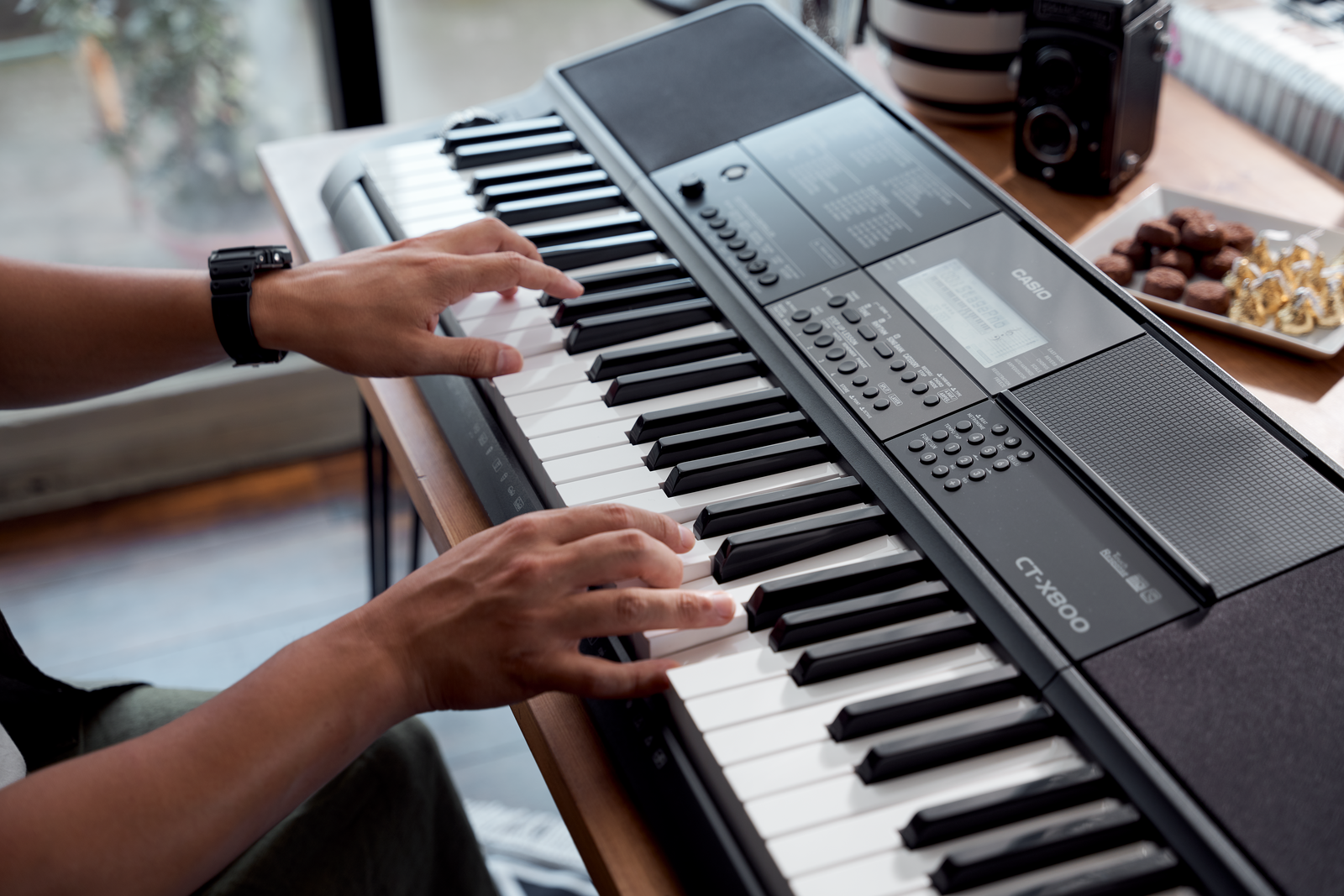 Casio CT-X800 61-Key Keyboard — view 5