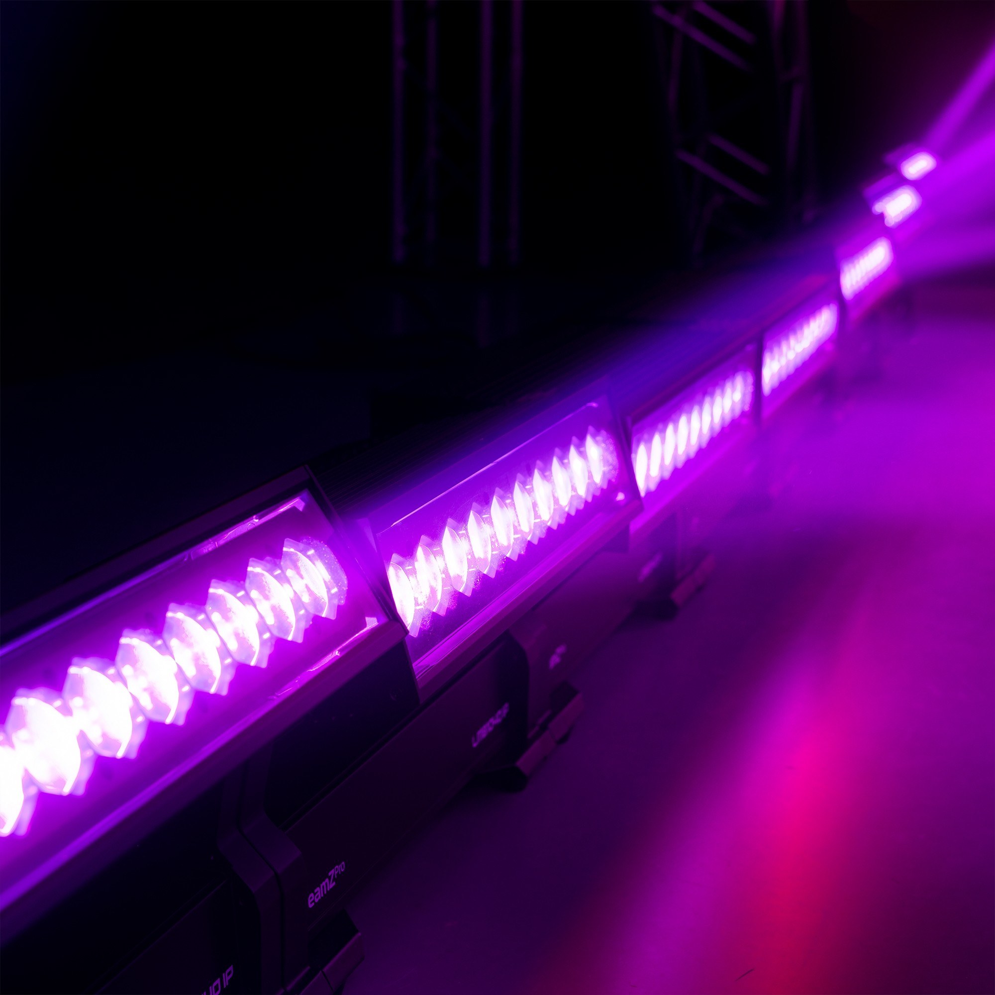 BeamZPro LMB1040IP Moving Bar with Zoom IP65 10x 40W RGBW — view 8