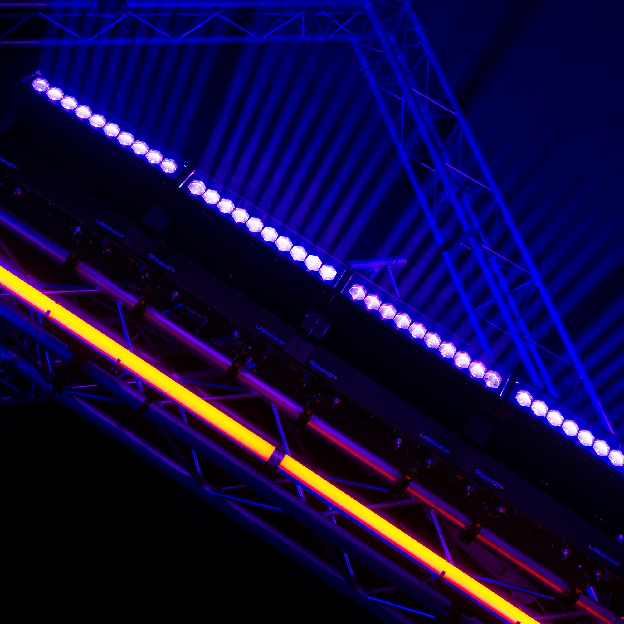 BeamZPro LMB1040IP Moving Bar with Zoom IP65 10x 40W RGBW — view 9