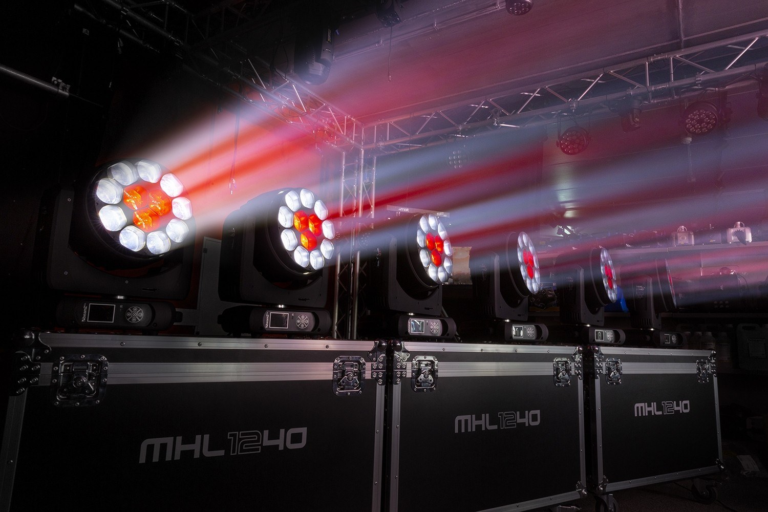 BeamZPro - MHL1240 LED Moving Head Zoom 12x 40W RGBW [2 in a Flightcase] — view 2